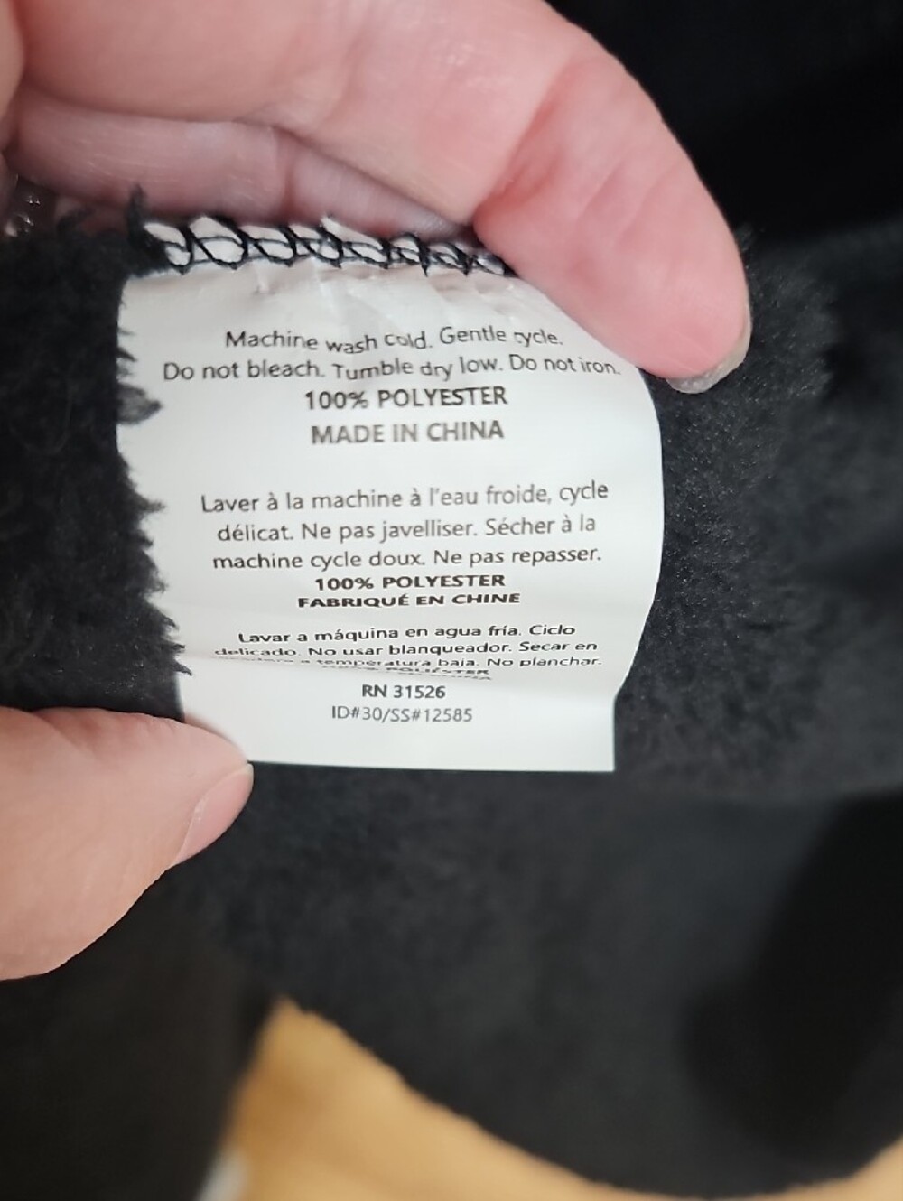 J3🔹️Black Plush Robe - Picture 3 of 4